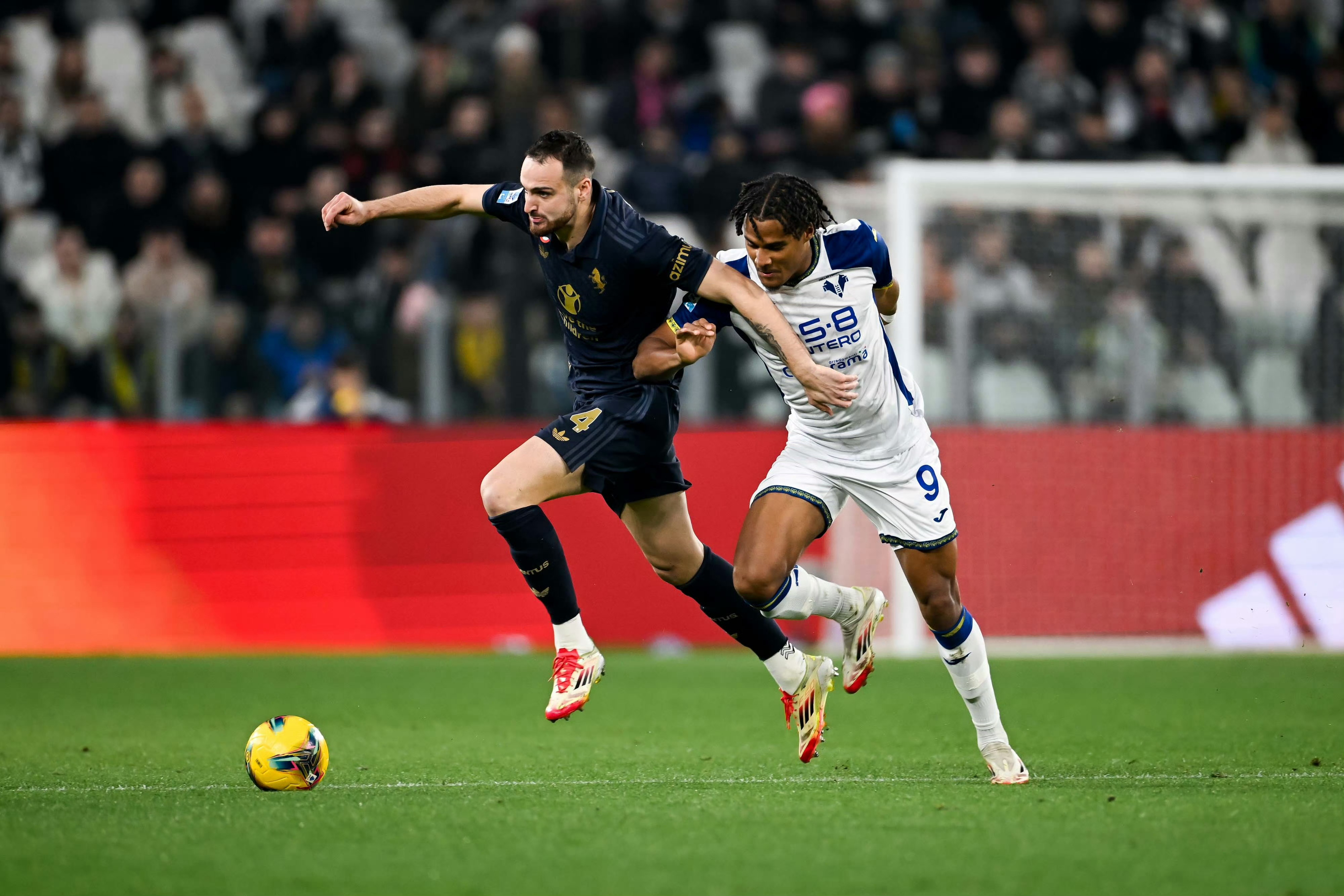 尤文图斯开场5分钟连进两球，海港防线形同虚设！的简单介绍