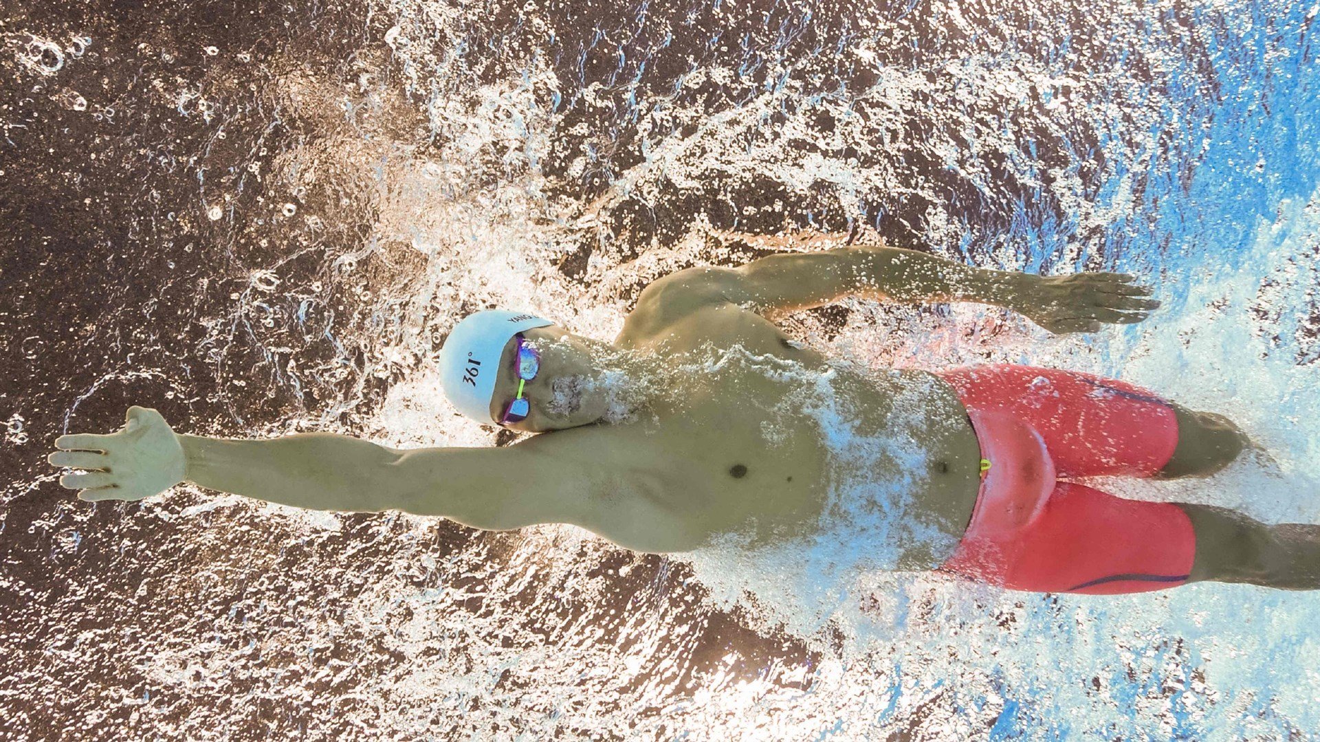 西亚卡姆迎来五赛季出色发挥，FPX观众热烈欢呼！赛场气氛高涨