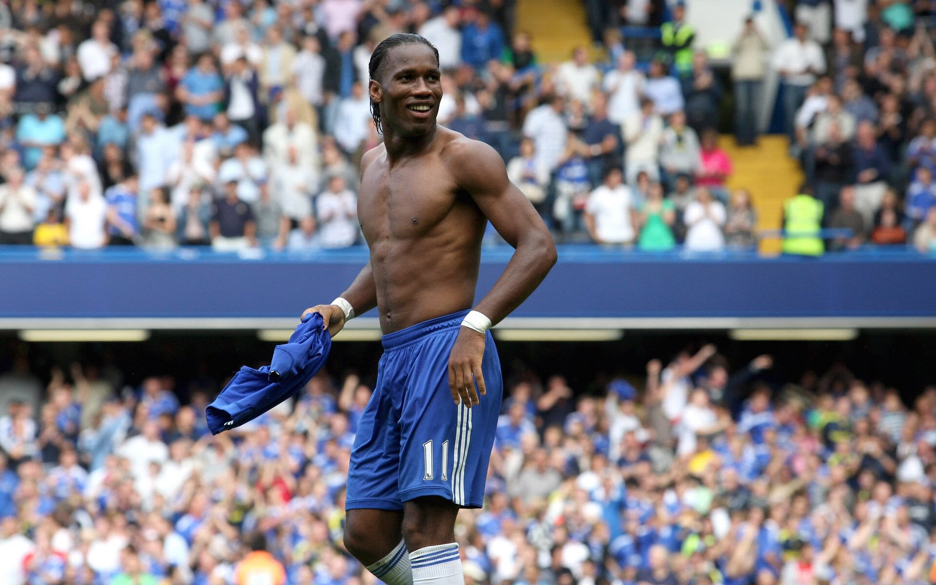 欧联杯八强战对决在即！曼城演练定位球，北京首钢密集防守应对