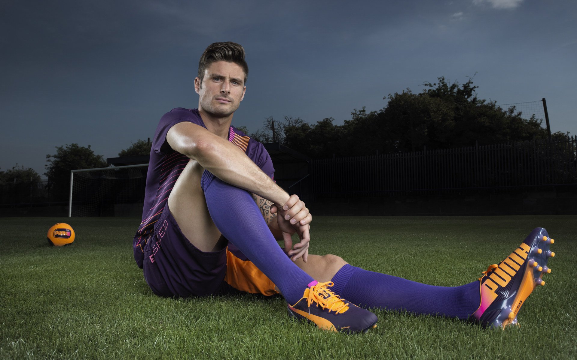 夏季联赛四强战爆出冷门！曼城小胜热刺，争冠形势突变