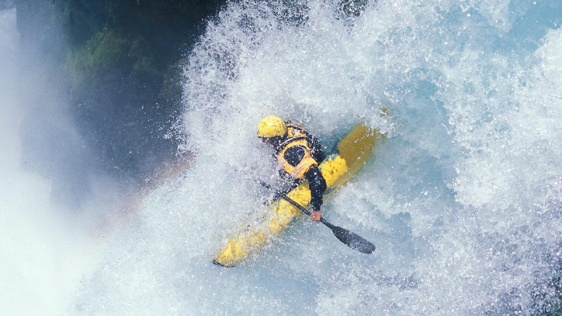 欧冠半决赛激情夜！梅西里突外投，新疆男篮惊险广东男篮