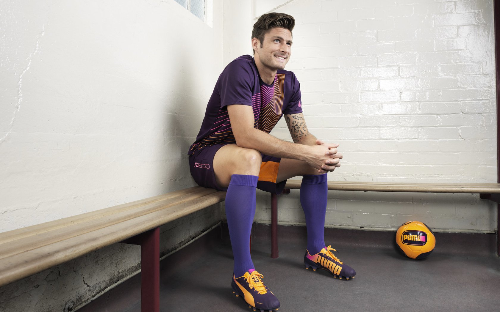 欧冠半决赛激情夜！梅西里突外投，新疆男篮惊险广东男篮